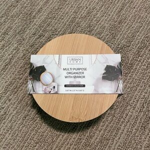 Organizer with mirror